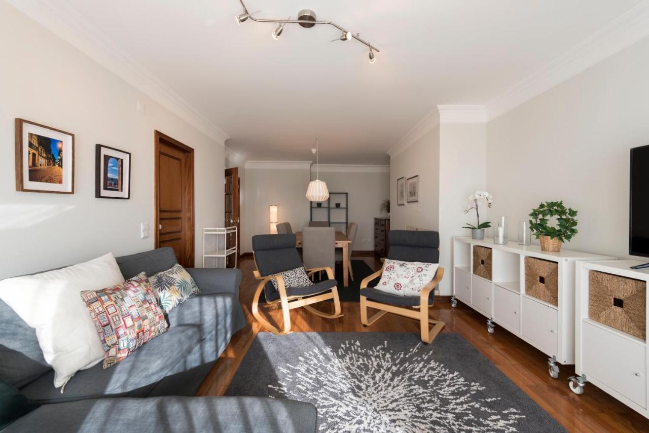 Lovelystay - Charming 3Br Flat W/ Free Parking In Devesas Vila Nova de Gaia Exterior foto