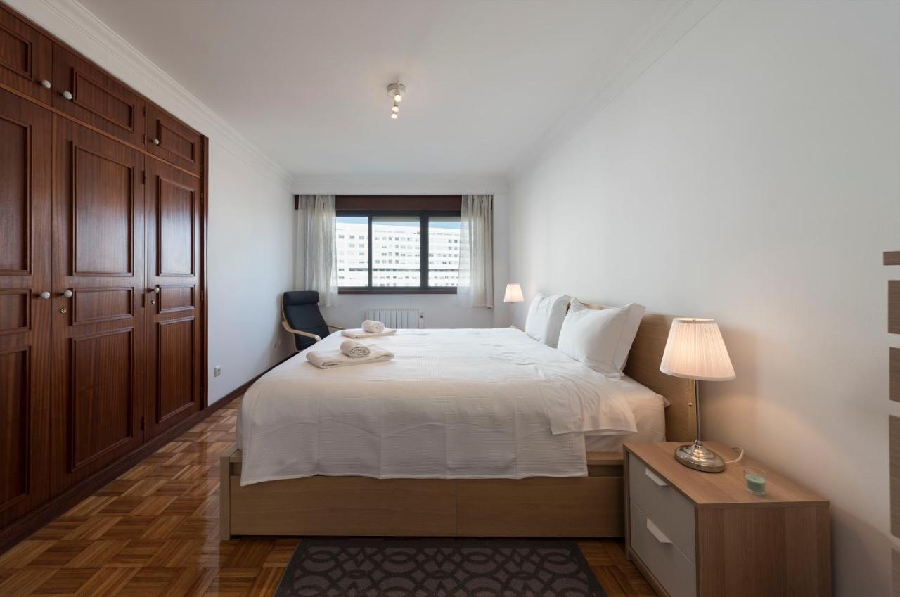 Lovelystay - Charming 3Br Flat W/ Free Parking In Devesas Vila Nova de Gaia Exterior foto