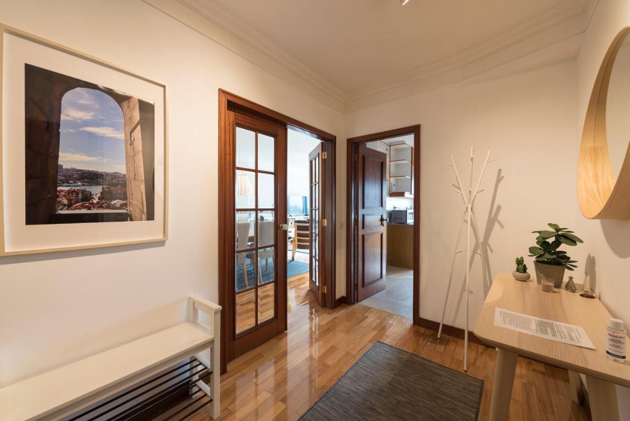 Lovelystay - Charming 3Br Flat W/ Free Parking In Devesas Vila Nova de Gaia Exterior foto